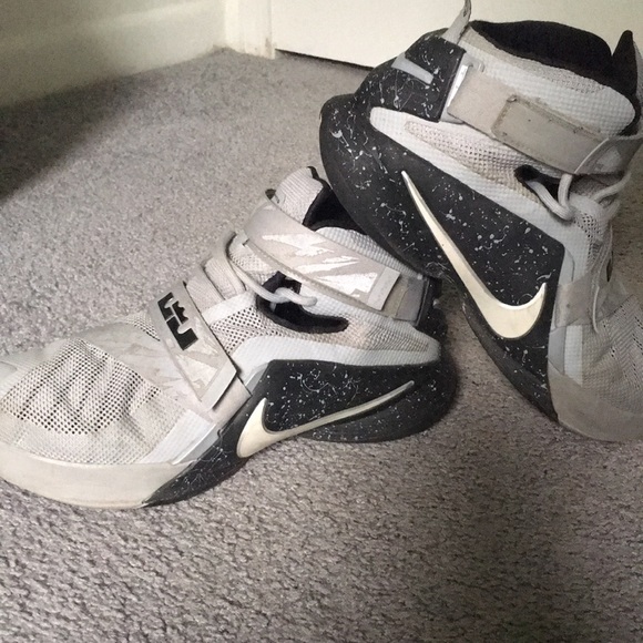 Shoes - Picture 1 of 3